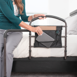 Bettgriff mit praktischer Tasche